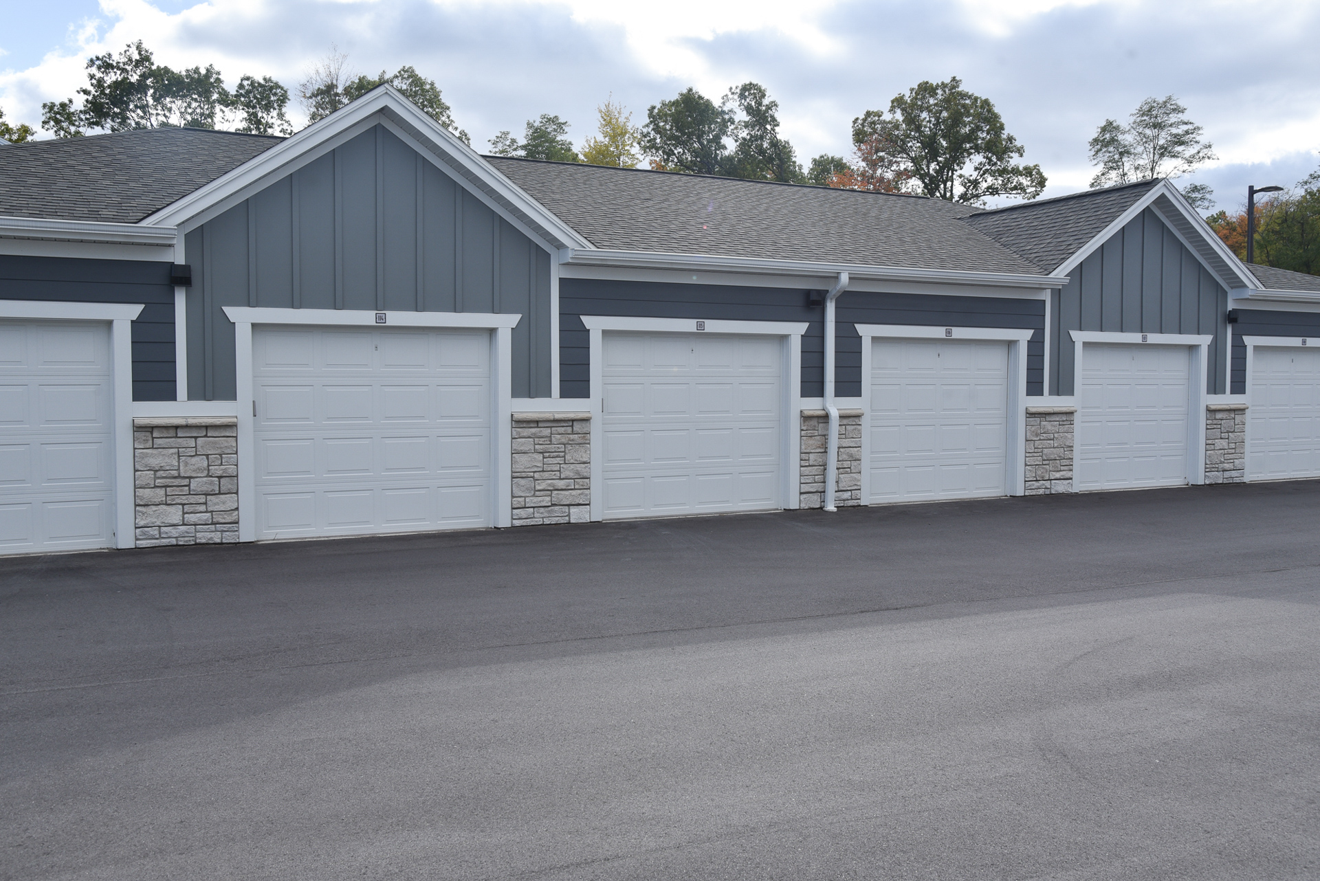 Photos of Springs at Knapp's Crossing in Grand Rapids, MI